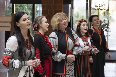 Ukrainischer Künstlerinnen und Künstler des National Academic Drama Theatre zu Gast im Kreishaus