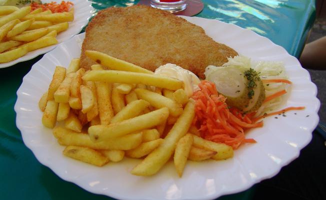 Teller mit Pommes Frites Teller mit Pommes Frites