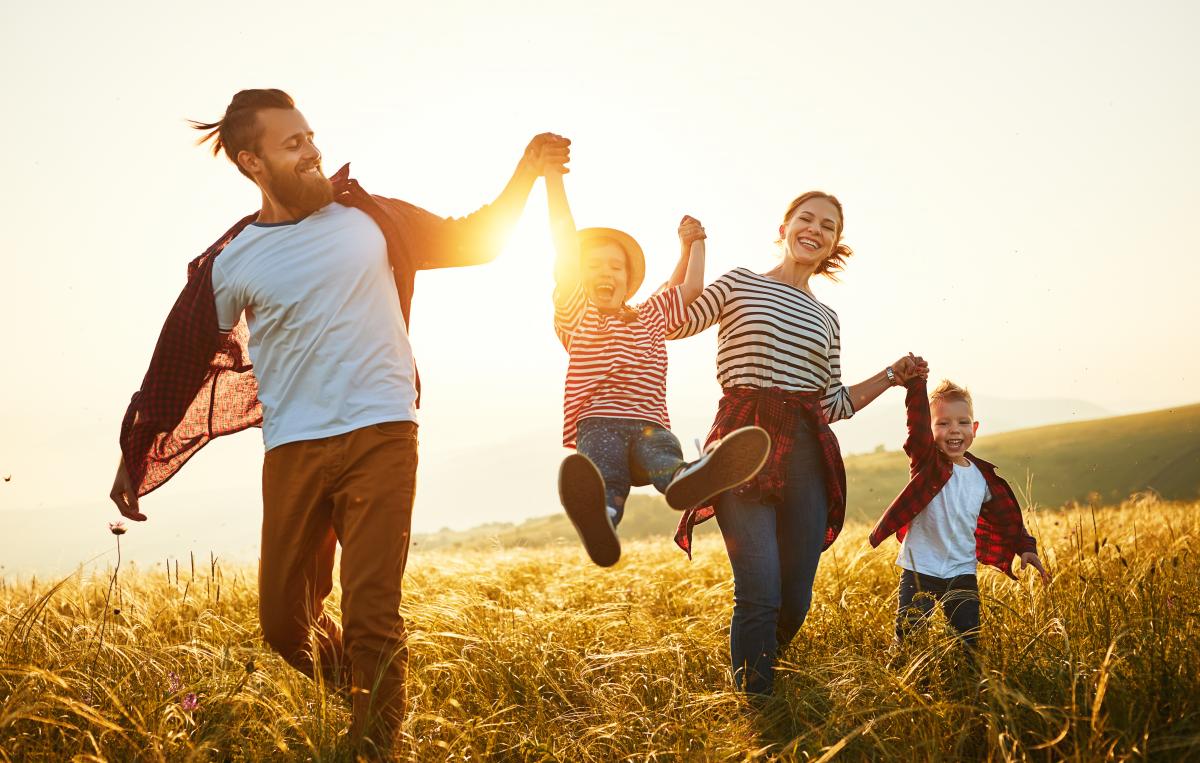 Familie mit Kindern Familie mit Kindern