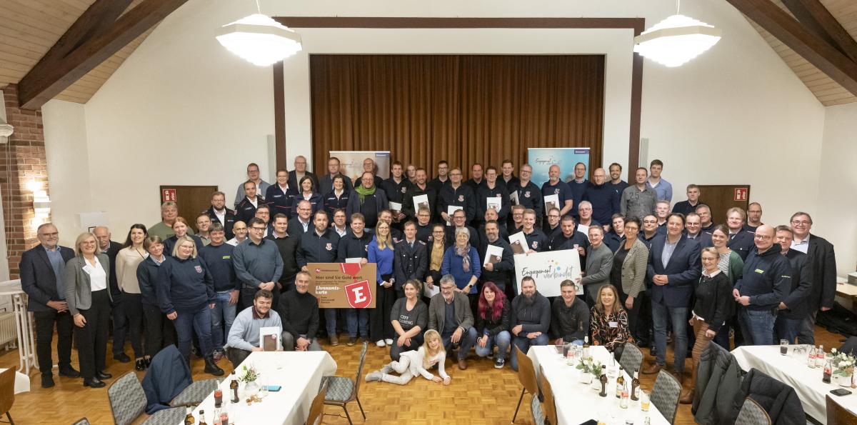 Gruppenfoto  Verleihung der Ehrenamtskarte in Hagen a.T.W.