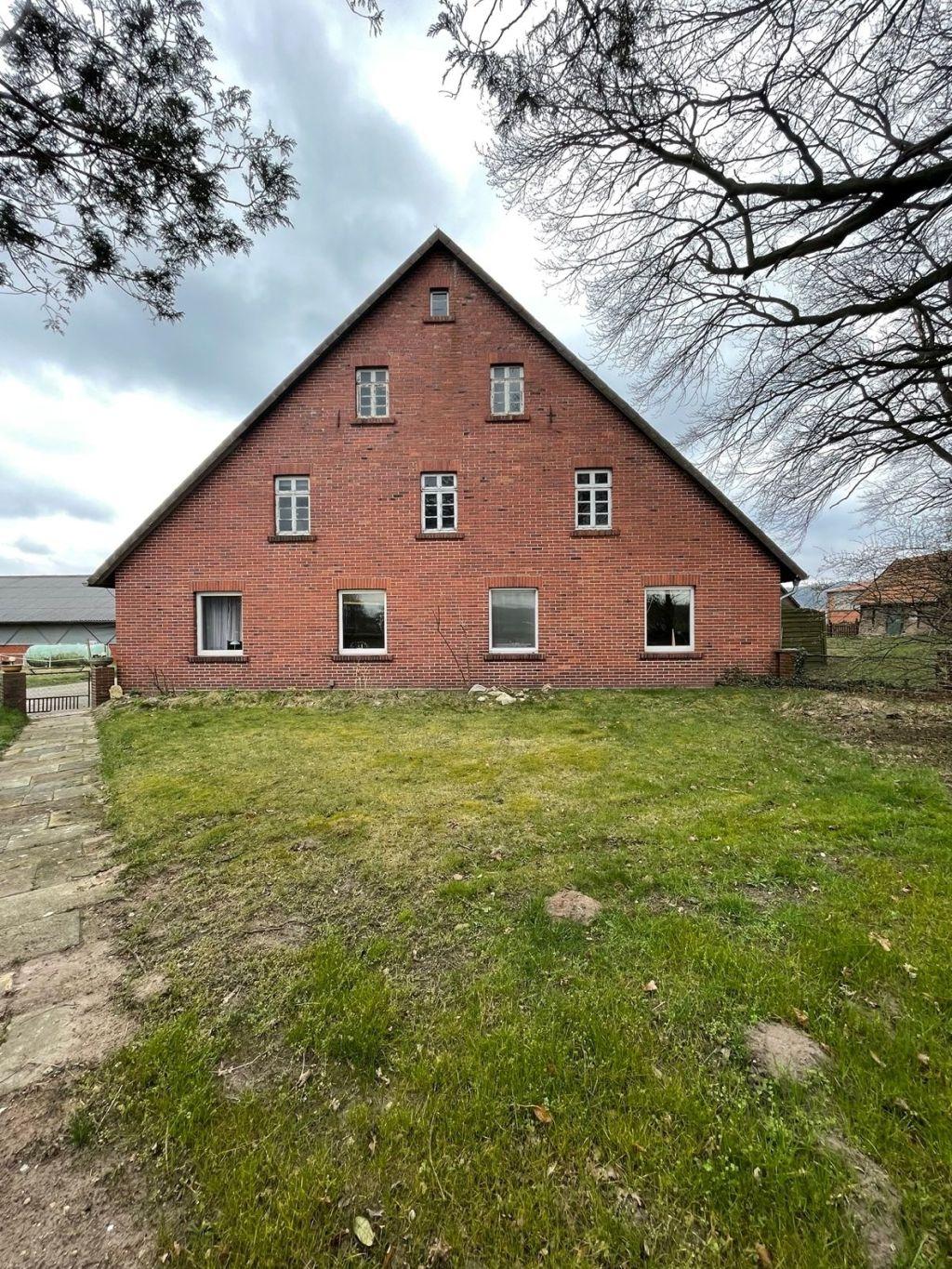 Giebel eines Wohnhauses