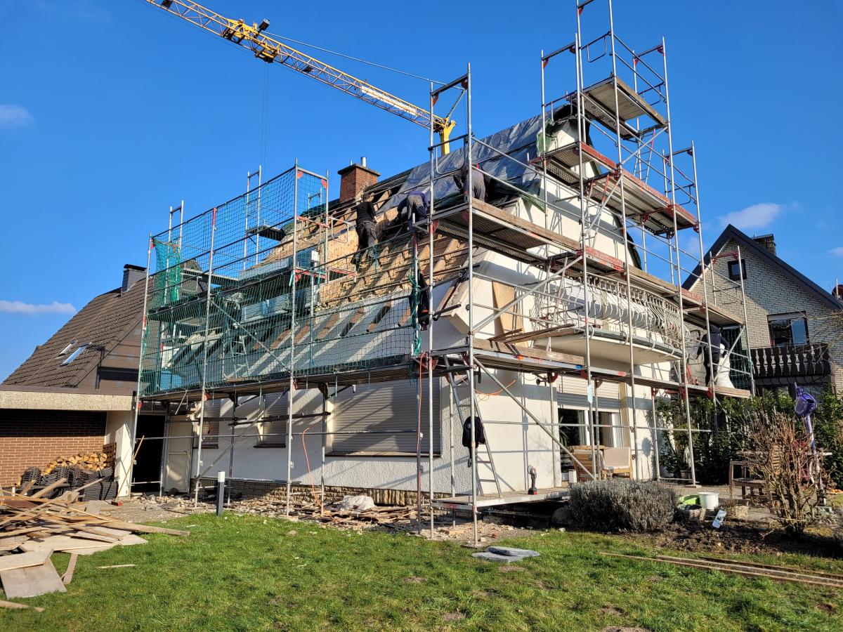 Einfamilienhaus mit Gerüst