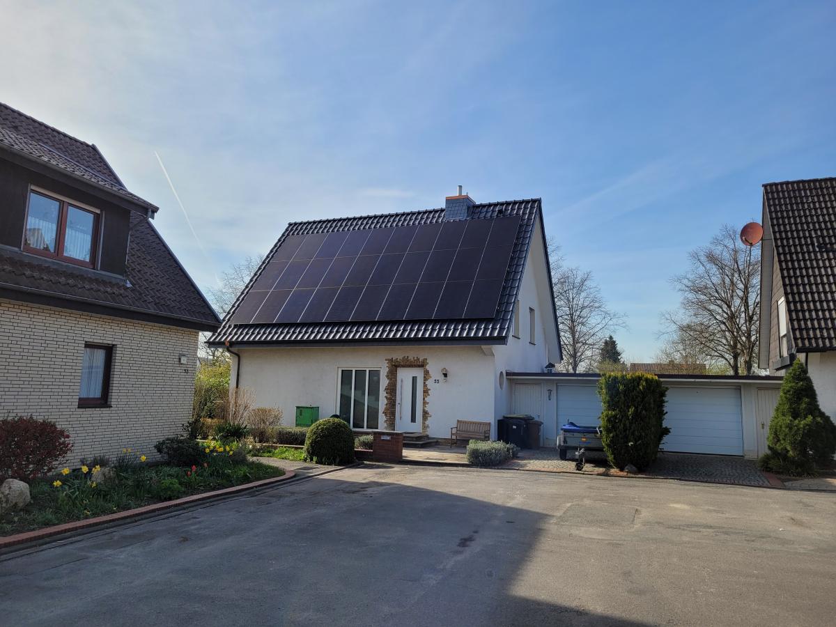 Einfamilienhaus mit PV-Anlage