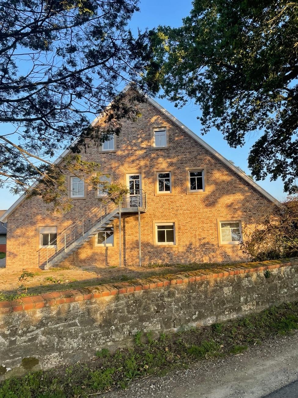 Giebel eines Wohnhauses