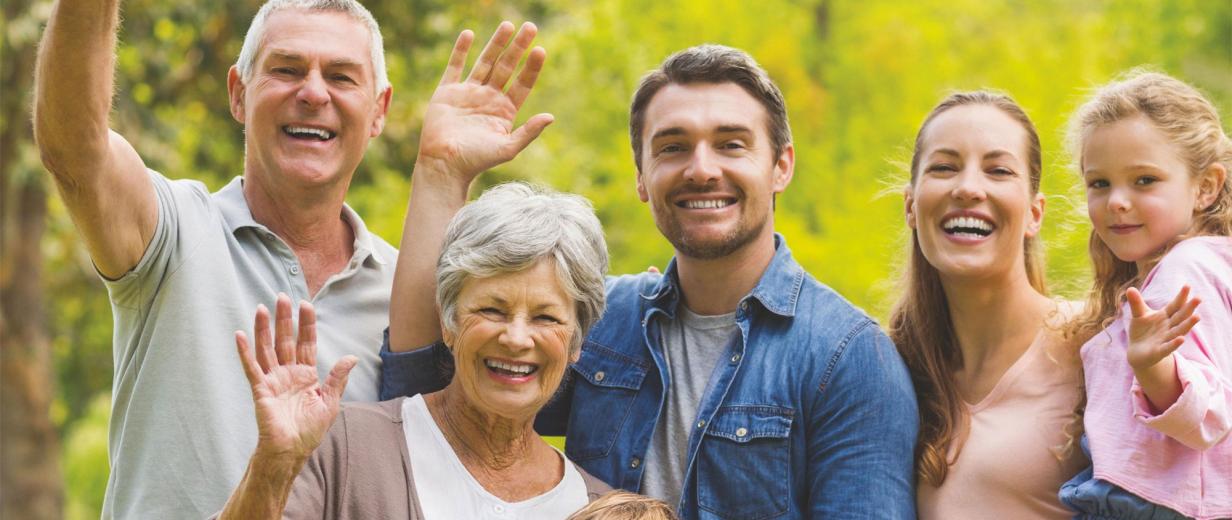 Darstellung mehrerer Personen um das Thema Familie zu symbolisieren