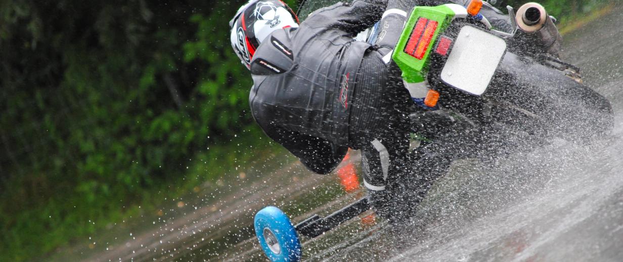 Motorradfahrer im SIcherheitstraining