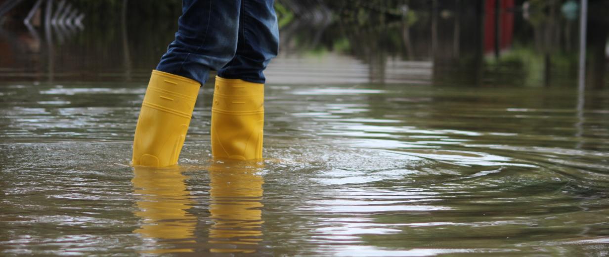 Gummistiefel im Wasser