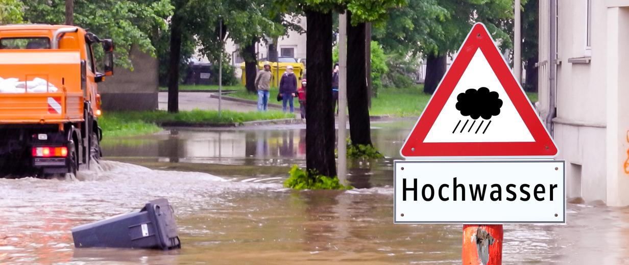 Niederschläge: Dritte Meldestufe für Hase-Pegel in Lüstringen nicht ausgeschlossen Überflutete Straßen