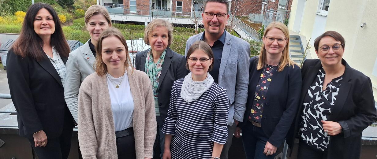 Gruppe von Menschen im Freien