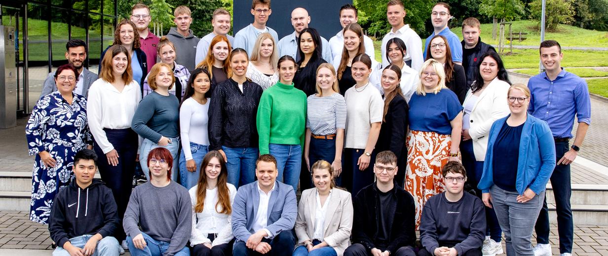 Wir begrüßen 31 neue Nachwuchskräfte beim Landkreis Osnabrück Gruppenfoto mit neuen Nachwuchskräften