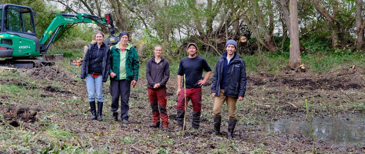 Gruppe von Personen im Freien