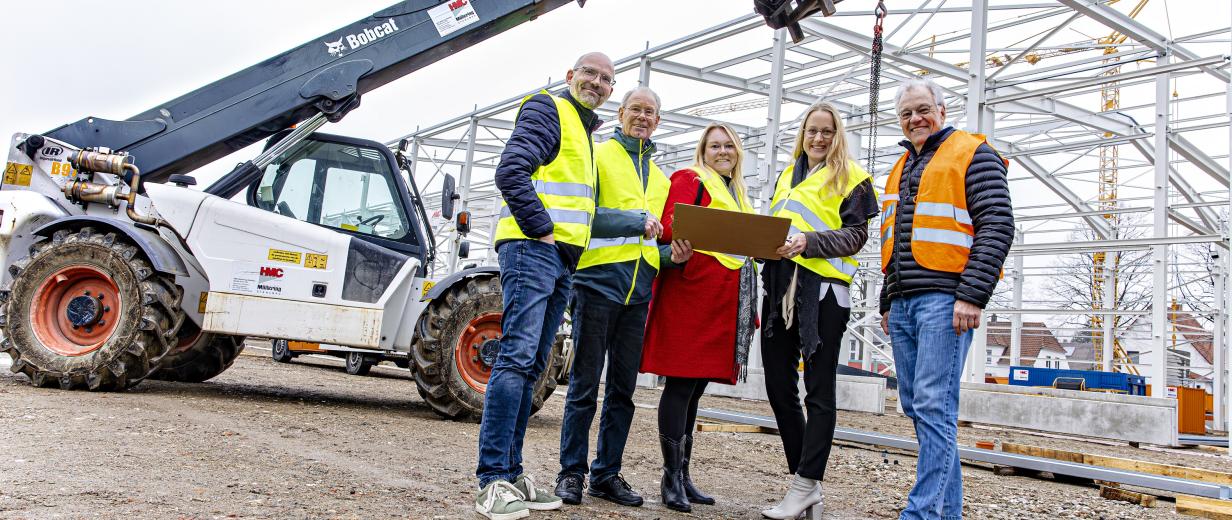 5 Personen auf Baustelle