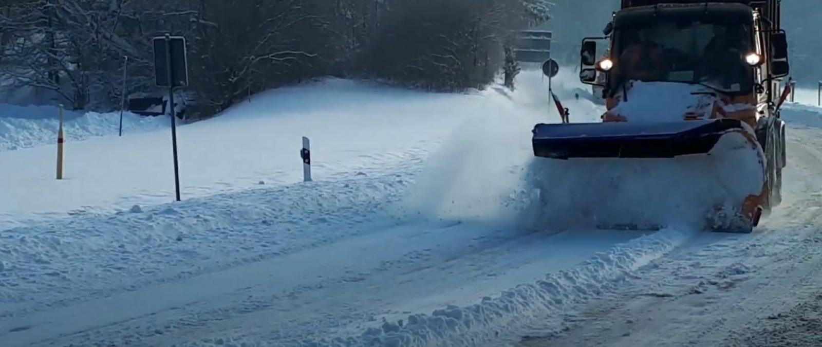 Kreisstraßenmeisterei Süd beim Winterdienst