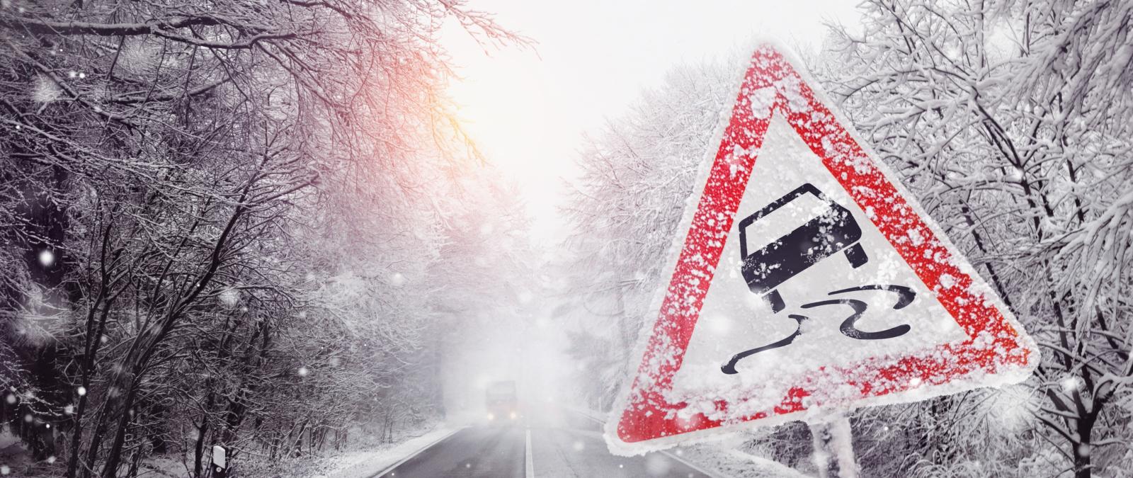 Straßenschild Eisglätte