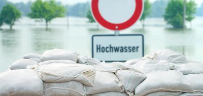 Sandsack und Hochwasser