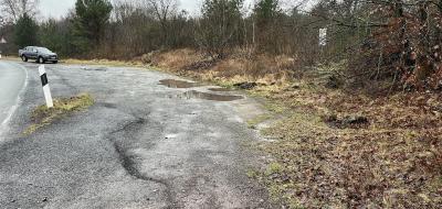 Randstreifen neben einer Straße