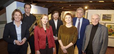 Gruppe von Personen im Museum