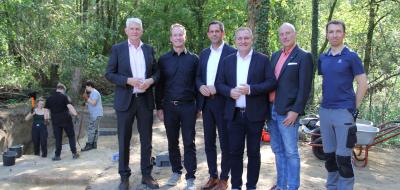 Gruppe von Personen im Freien