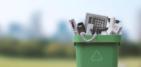 Abfalltonne mit Elektroschrott