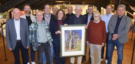 Gruppe von Personen mit Bild