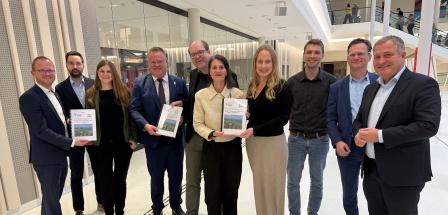 Gruppe von Personen in einem Nds. Ministerium