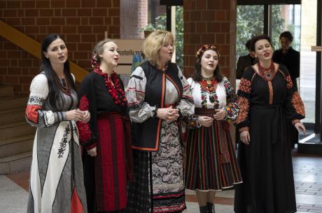 Ukrainischer Künstlerinnen und Künstler des National Academic Drama Theatre zu Gast im Kreishaus