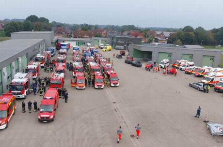 Großübung der Kreisfeuerwehr Osnabrück zwischen Bersenbrück und Ankum