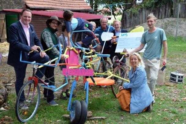 Ruller Haus: Theaterfestival „Rulle vorwärts“ wird von der Stiftung LAUTER unterstützt Ruller Haus: Theaterfestival „Rulle vorwärts“ wird von der Stiftung LAUTER unterstützt