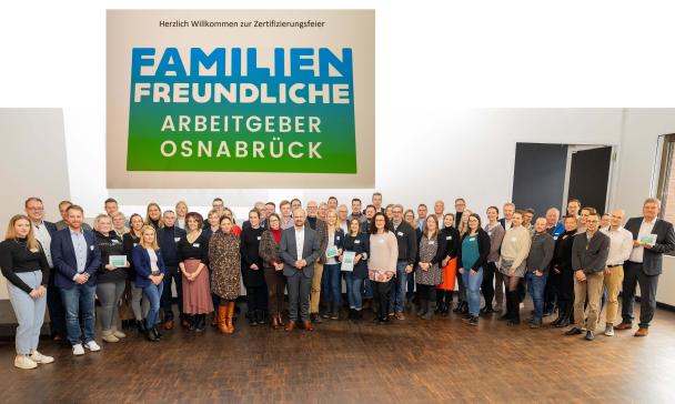 Gruppenbild mit rund 60 Personen