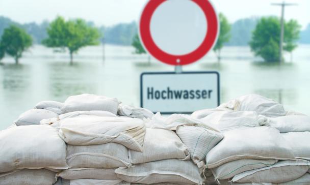 Sandsack und Hochwasser