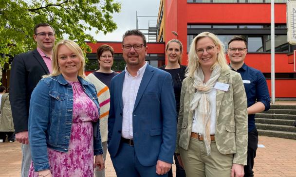Gruppe von Personen im Freien