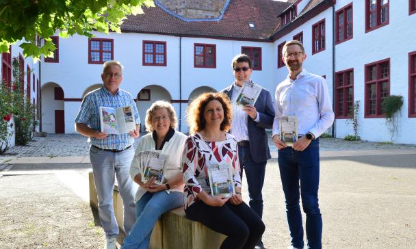 5 Personen im Freien