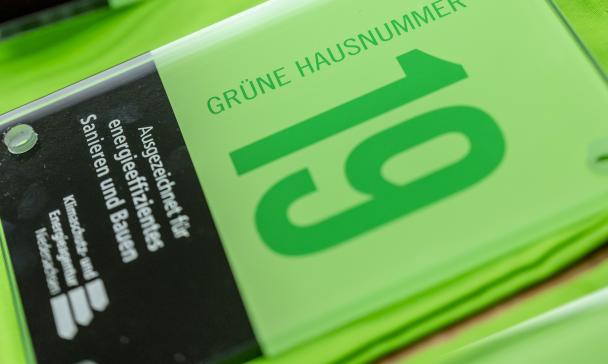 Symbolbild "Grüne Hausnummer"
